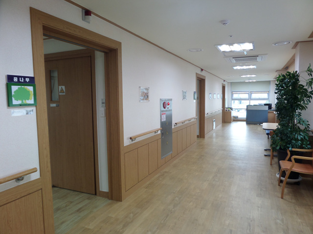구립용산노인전문요양원 이미지 11