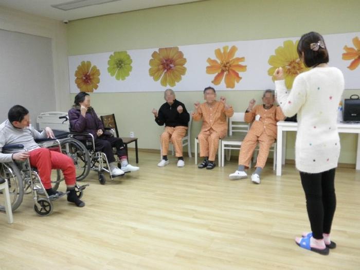 (주)함께향남실버케어센터 이미지 17