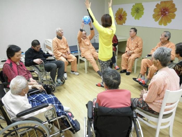 (주)함께향남실버케어센터 이미지 13