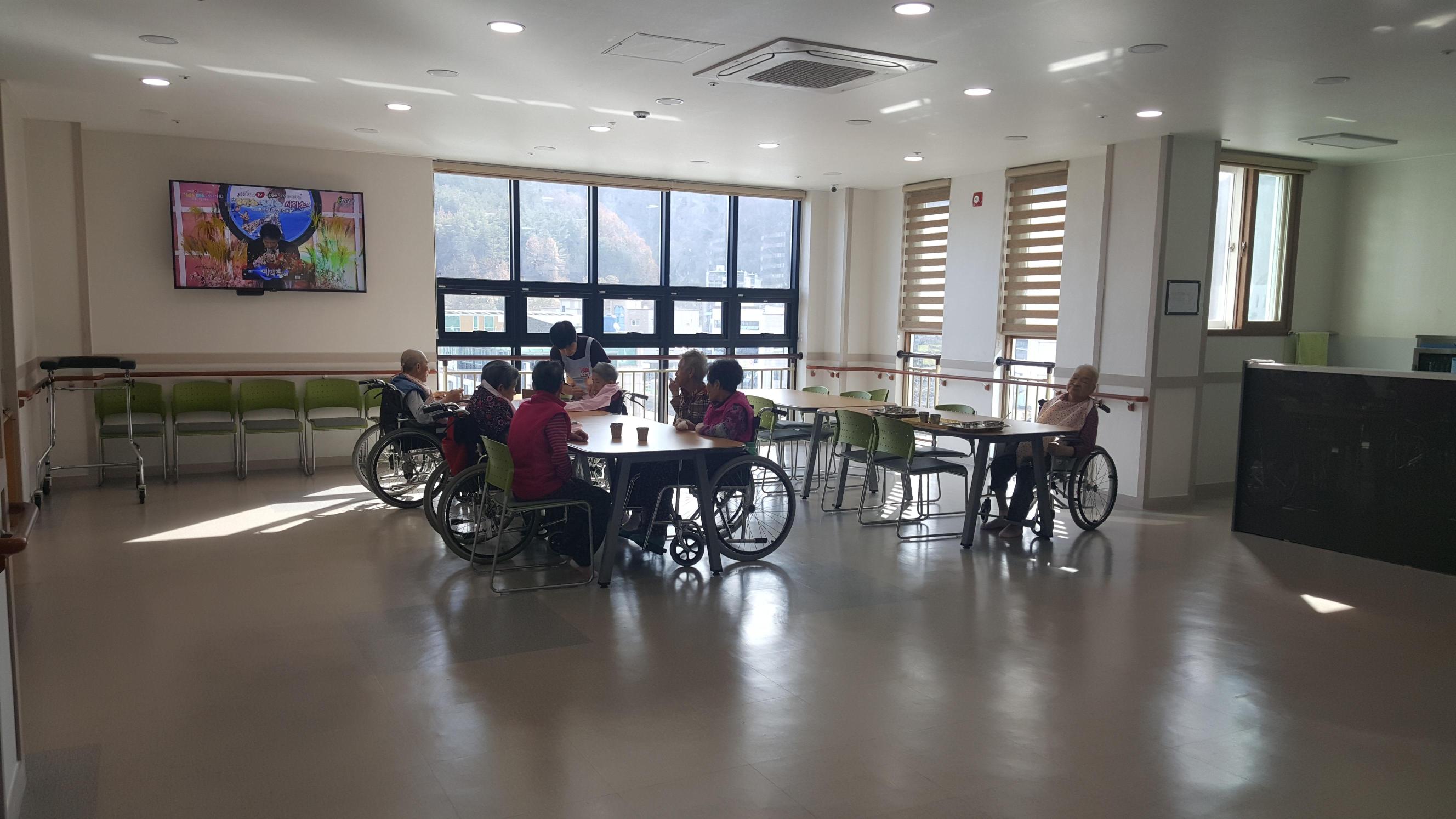 고령요양원 이미지 6