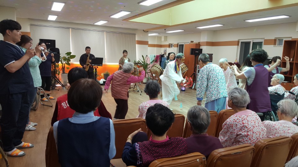 거창노인전문요양원 이미지 7