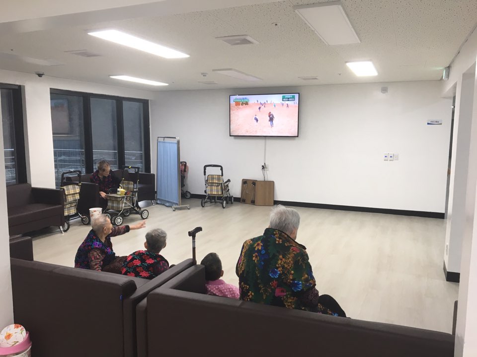 간호전문노인요양원 이미지 9