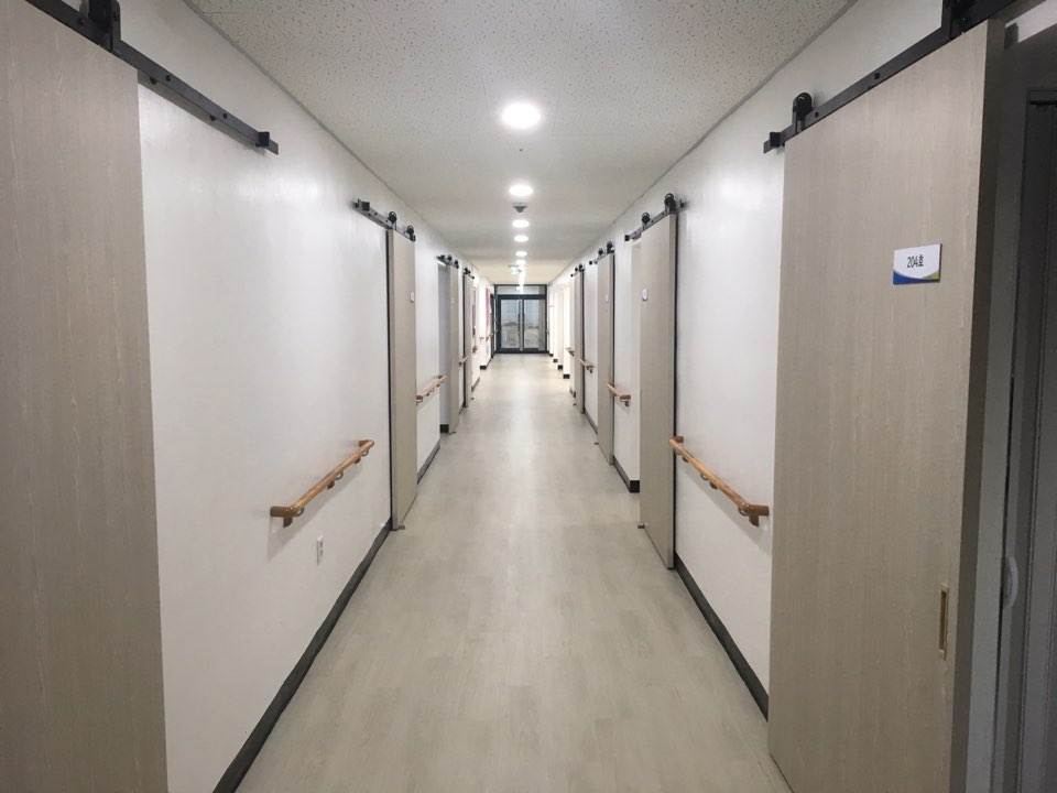 간호전문노인요양원 이미지 6
