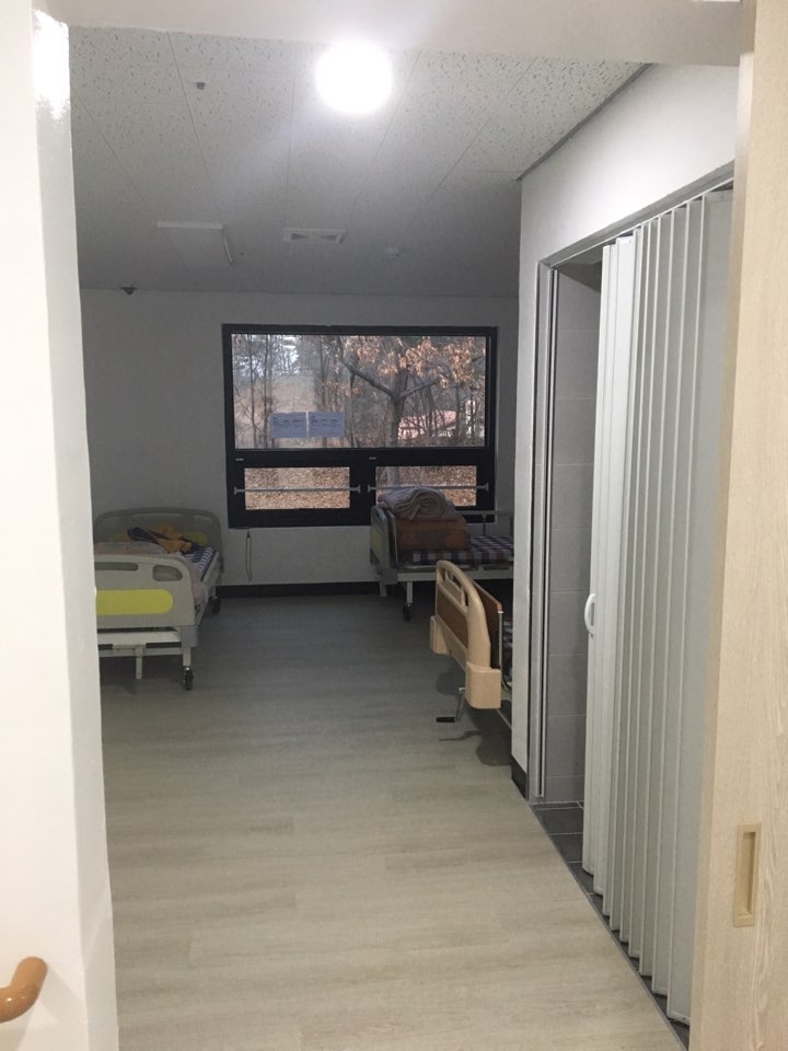 간호전문노인요양원 이미지 4