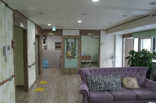 1004노인요양센터 이미지 3