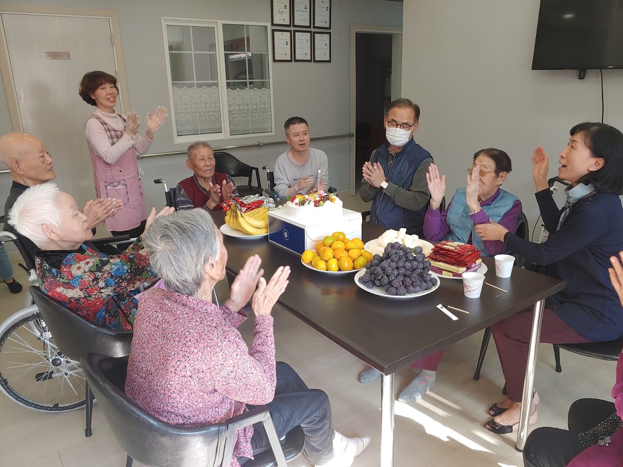 가득한사랑실버홈 이미지 5