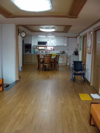 청남노인요양공동생활가정 이미지 5