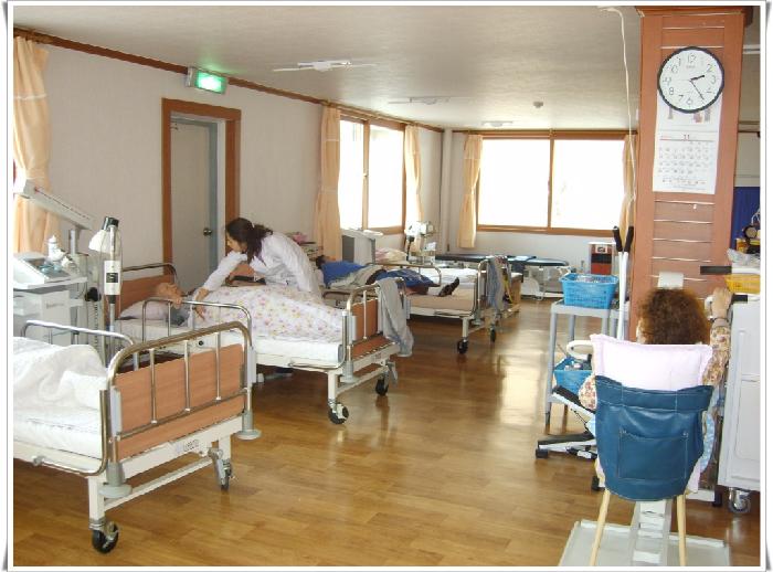 연꽃피는집노인요양원 이미지 15