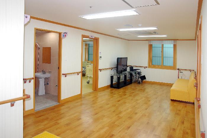 동진노인복지센터 이미지 8