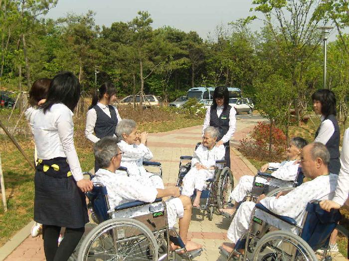 평택시노인전문요양원 이미지 30