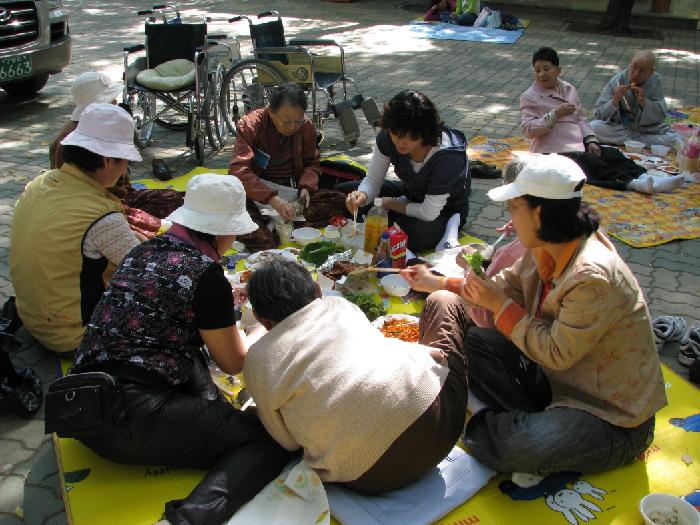 연꽃피는집노인요양원 이미지 11