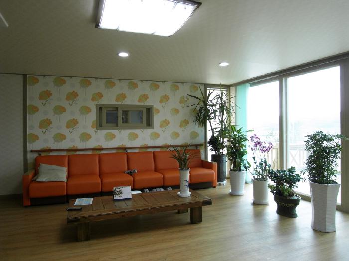 꽃단지 노인요양공동생활가정 이미지 4