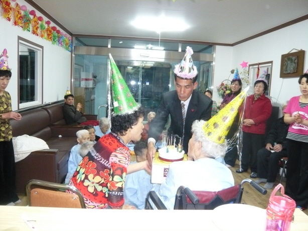 베푸는 공동체 이미지 8