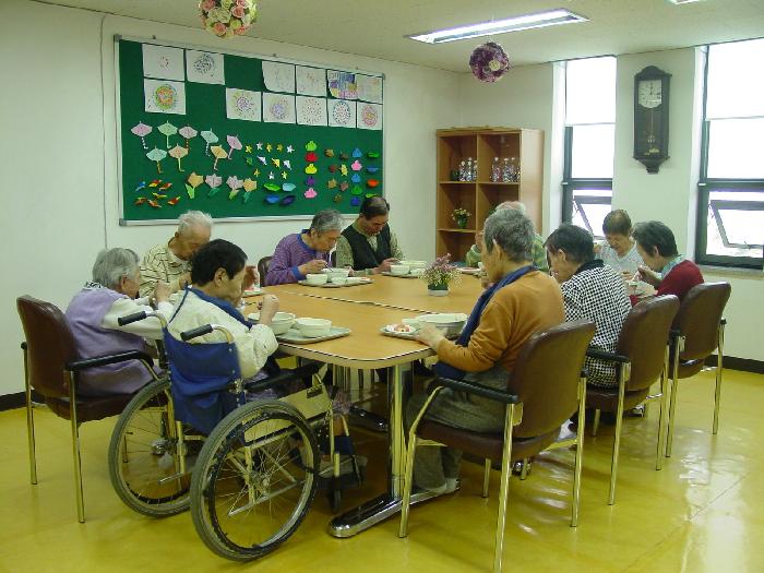 양천어르신종합복지관 병설양천어르신요양센터 이미지 11