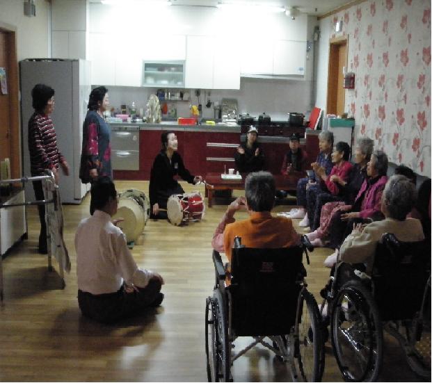 희망노인공동생활가정 이미지 5