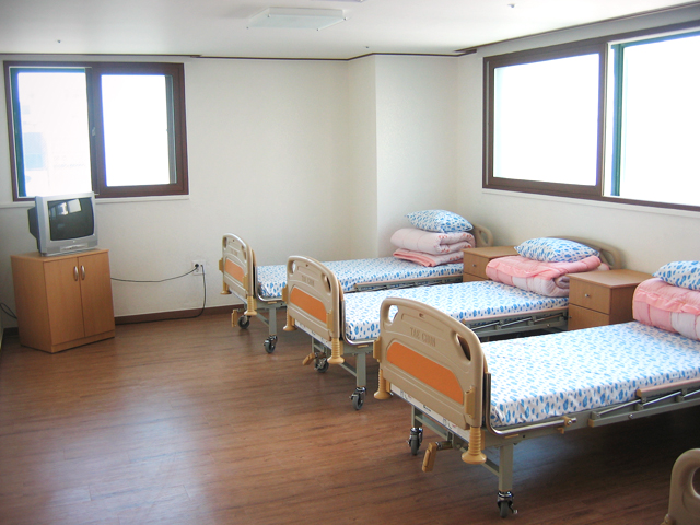 늘푸른노인전문요양센터 이미지 3