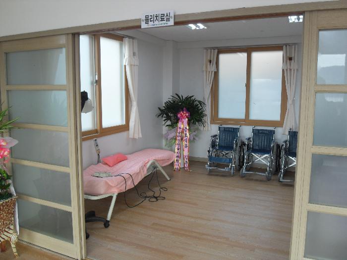 기쁜노인요양원 이미지 9