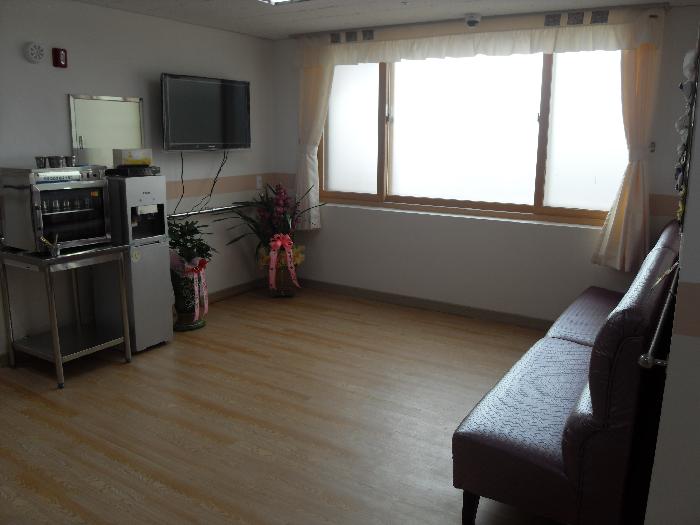 기쁜노인요양원 이미지 6