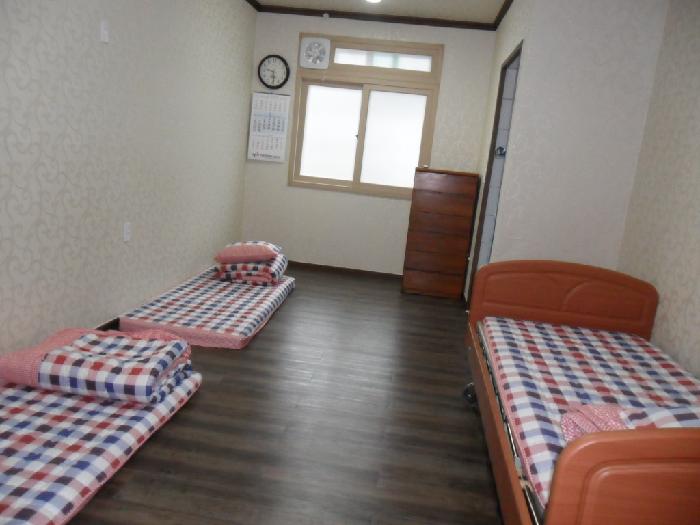 명석노인요양공동생활가정 이미지 8