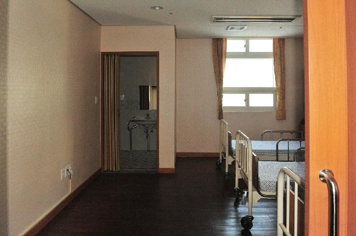 씨밀래노인전문요양원 이미지 9