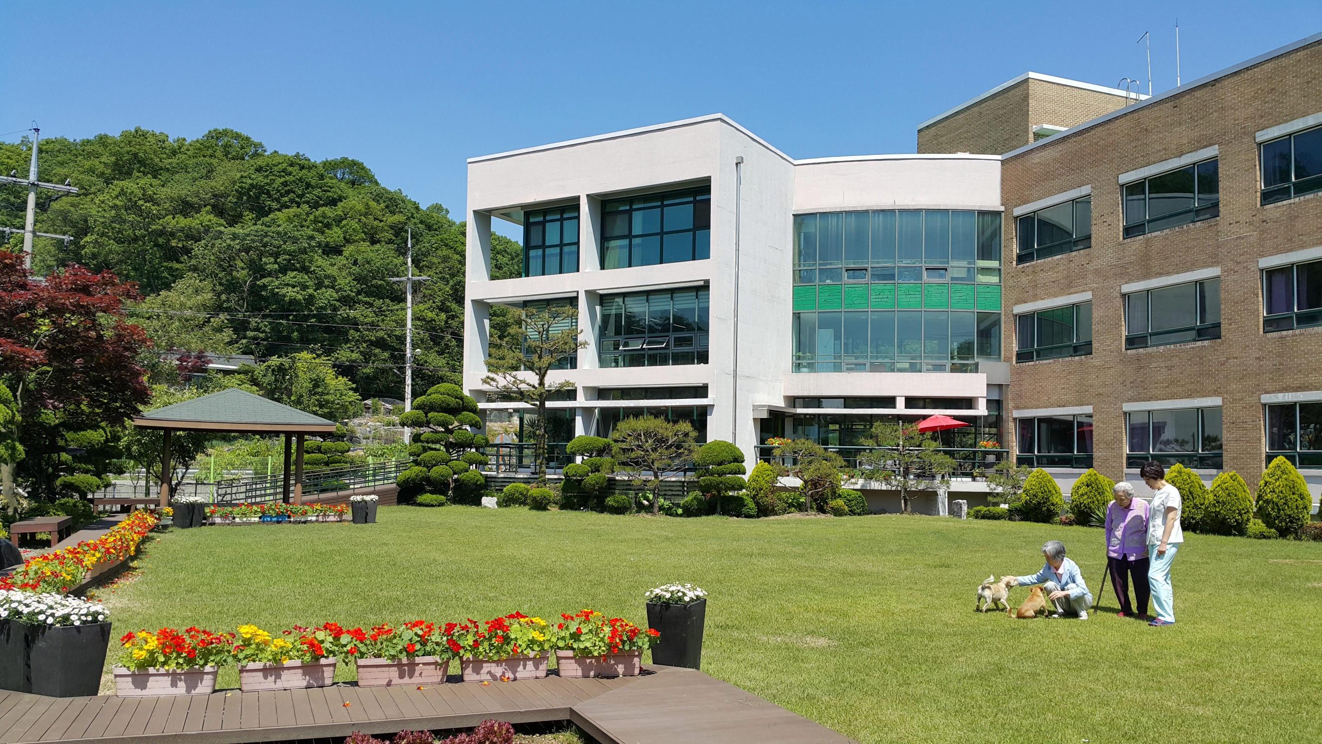 정성노인의집 이미지 3