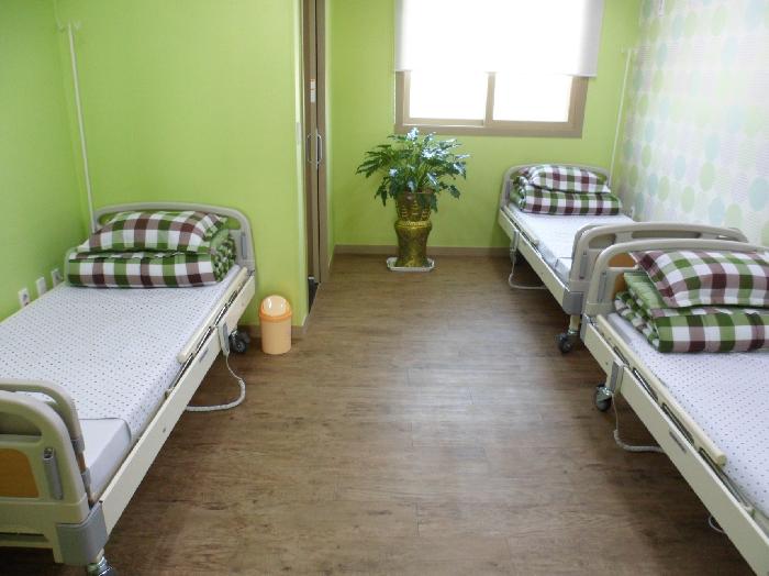 늘푸른노인요양원 이미지 2