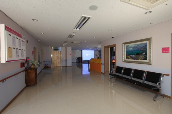 함안송케어노인전문요양원 이미지 2