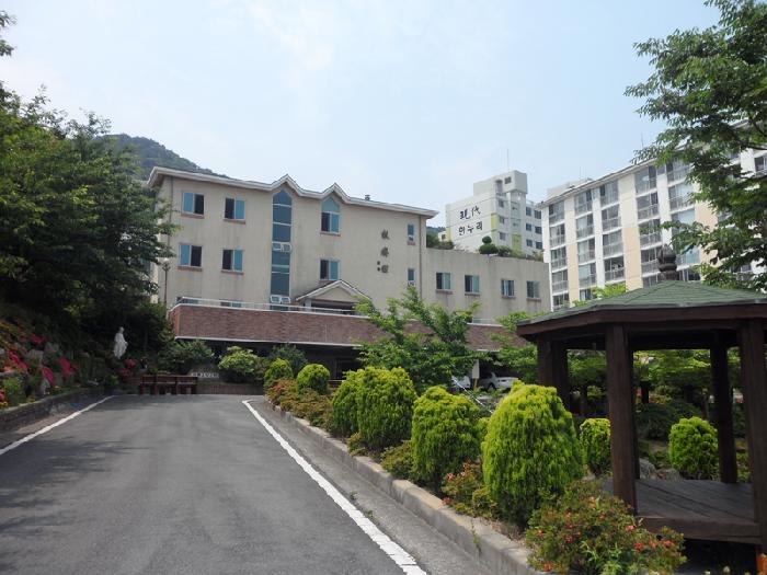 흰돌요양센터(목제관) 이미지 9