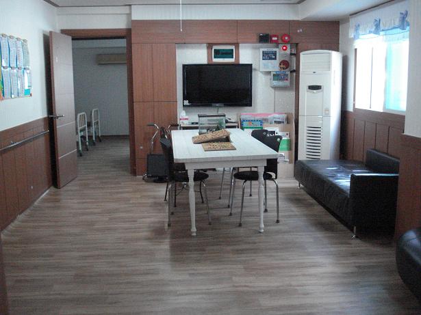 새순노인요양공동생활가정 이미지 6