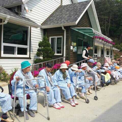 베푸는 공동체 이미지 12