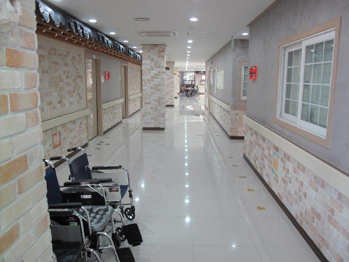 플래티늄서부노인요양원 이미지 3