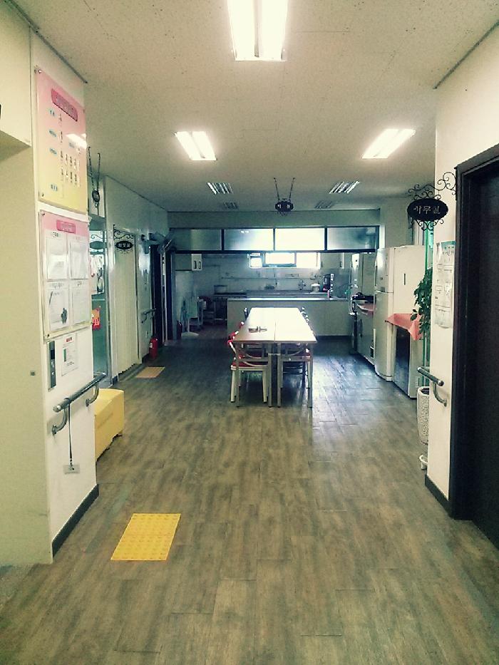 엠마오노인종합센터 이미지 4