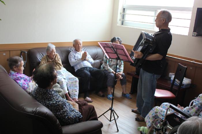 사랑요양원 이미지 2