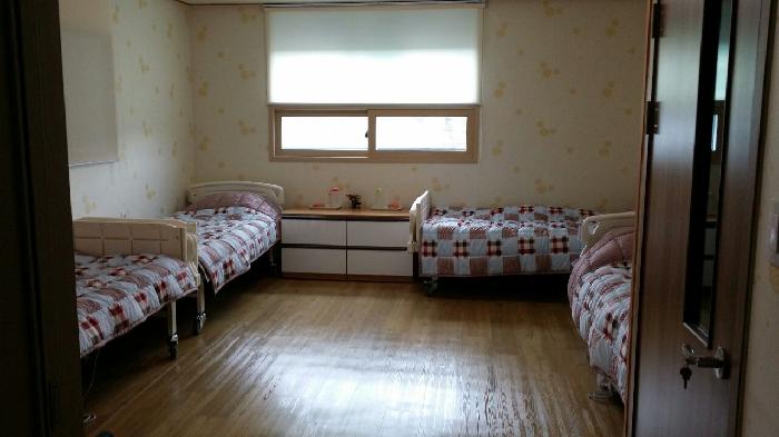 좋은이웃 노인전문요양원 이미지 8