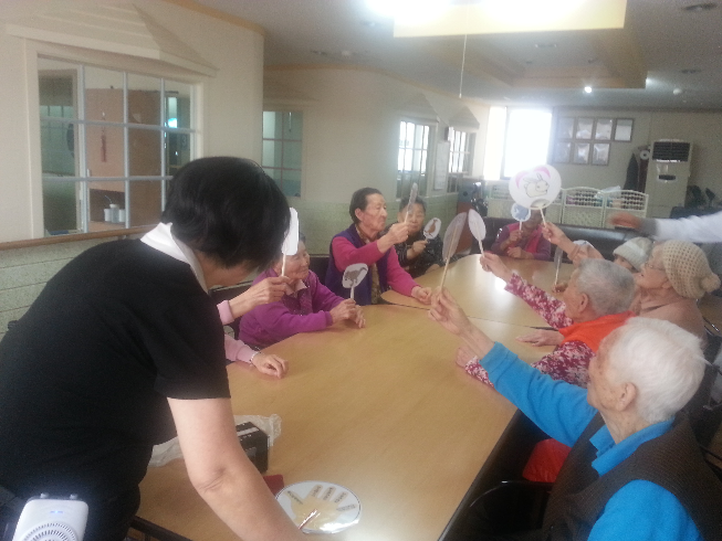 흰돌장기요양센터2호점 이미지 12