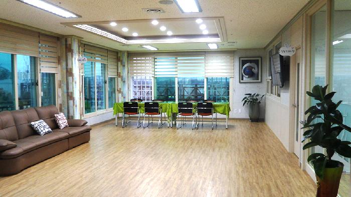 해피시니어스요양원 이미지 8