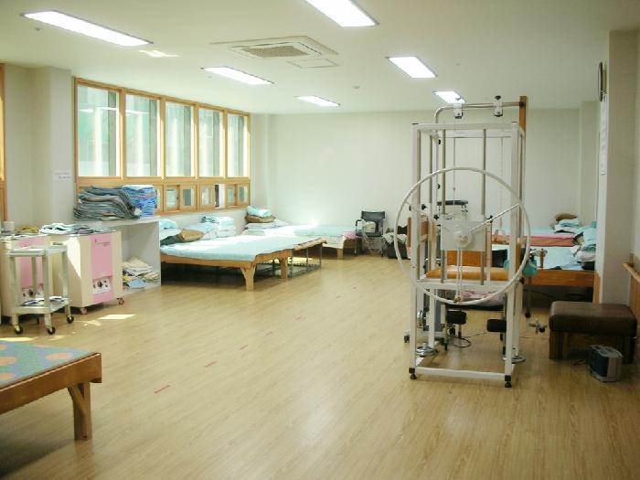 사랑지기어르신마을요양원 이미지 3