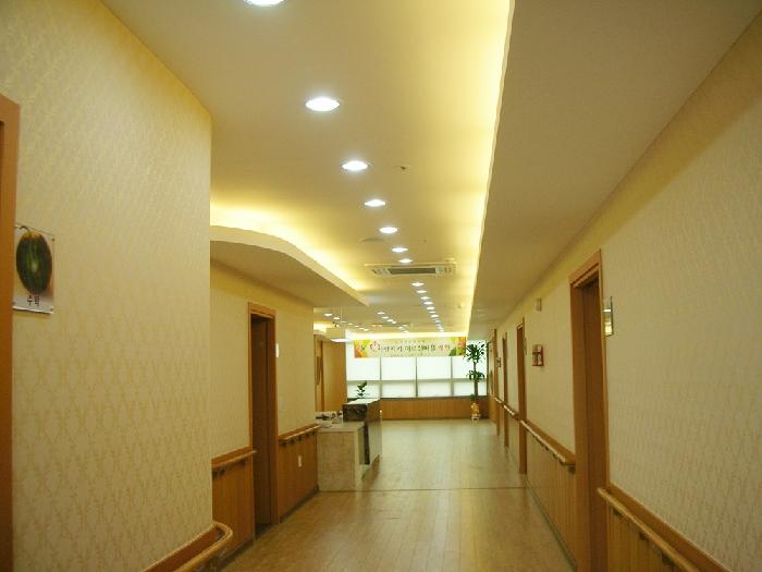 사랑지기어르신마을요양원 이미지 9