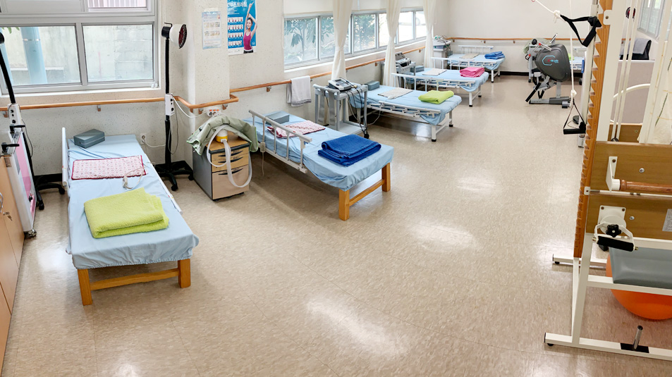 진해금강노인전문요양원 이미지 7