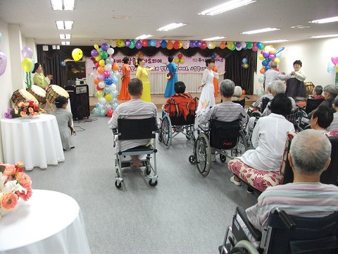 휴마루 시니어타운 이미지 4