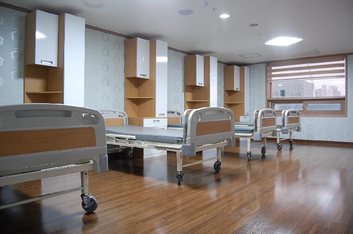 늘푸른요양원 이미지 10