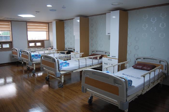 늘푸른요양원 이미지 13