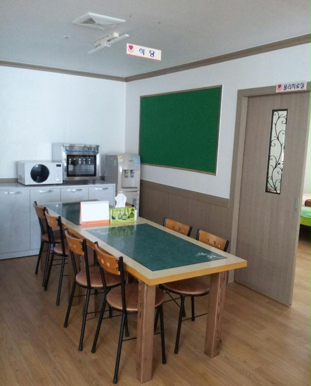 노인요양공동생활가정 사랑가득한집 이미지 9