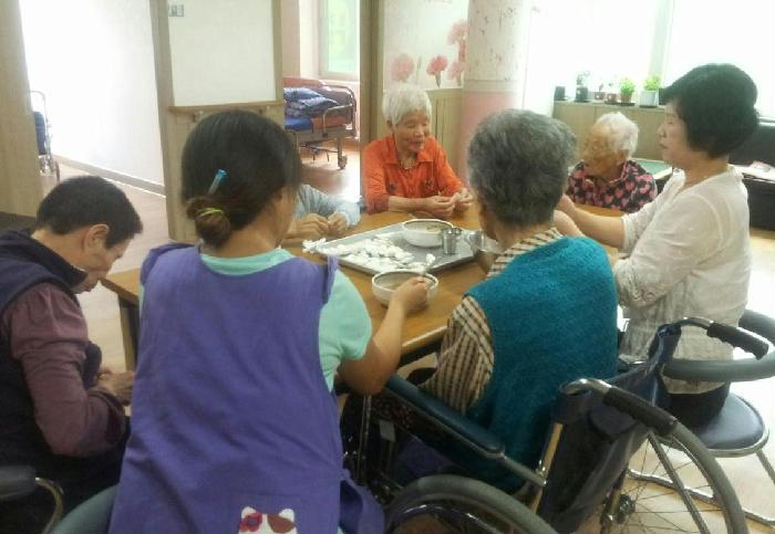 노인요양공동생활가정 사랑가득한집 이미지 7