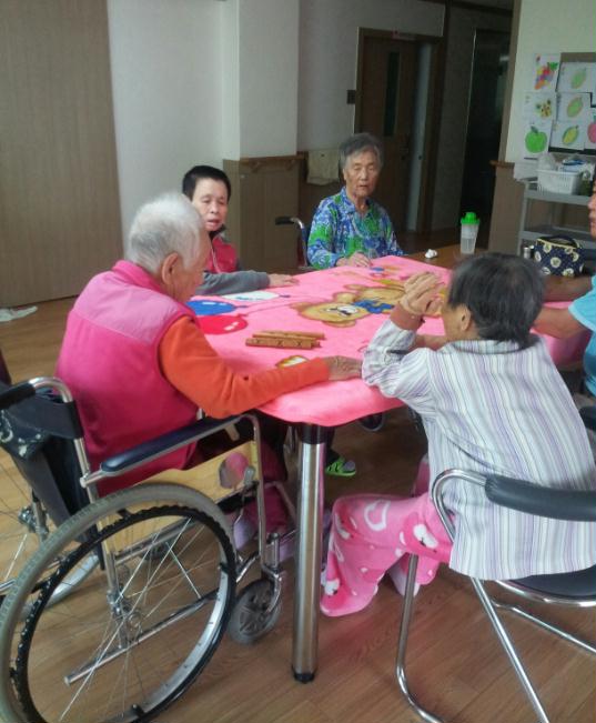 노인요양공동생활가정 사랑가득한집 이미지 6