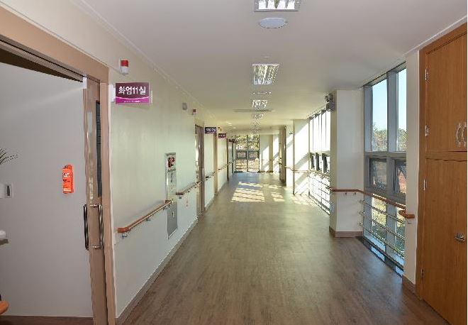 밝은언덕노인요양원 이미지 12