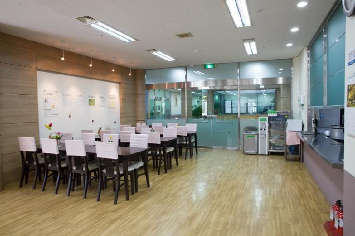 창원성심노인전문요양원 이미지 2