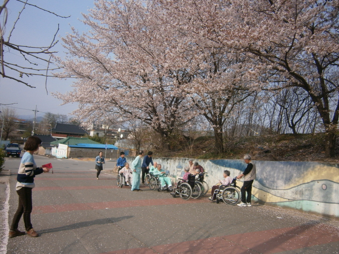 한우리요양원 이미지 3