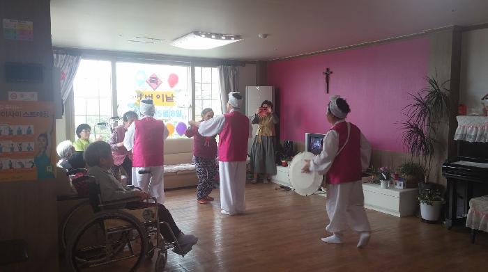 엠마우스 노인요양공동생활가정 이미지 7