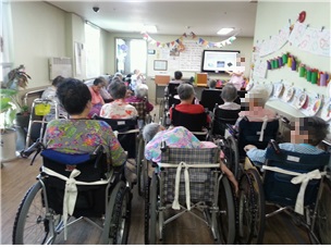 푸른노인요양원 이미지 5